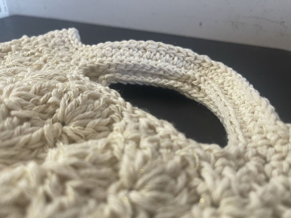 Mala em croché creme