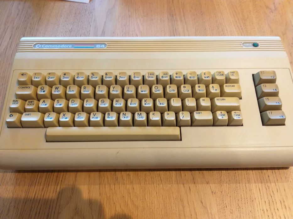 Commodore c64 G (Breadbin) - KLASYK