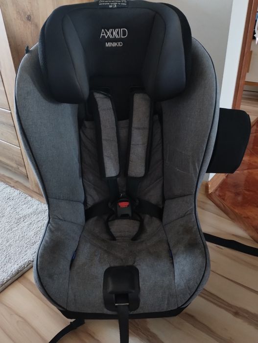 Fotelik samochodowy axkid minikid