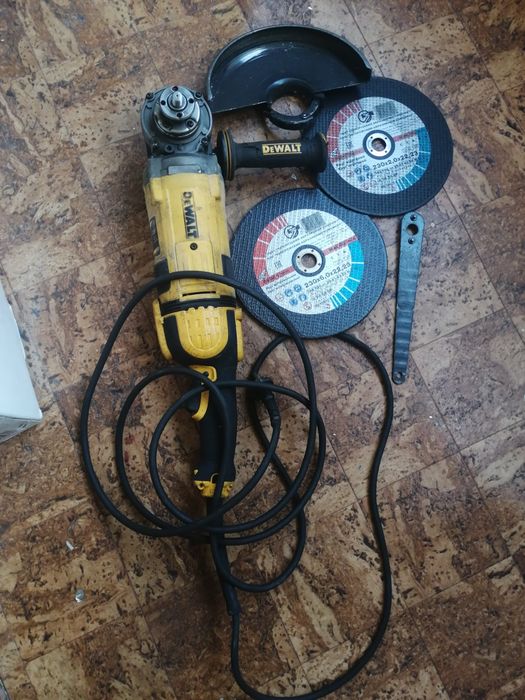 Болгарка   Dewalt