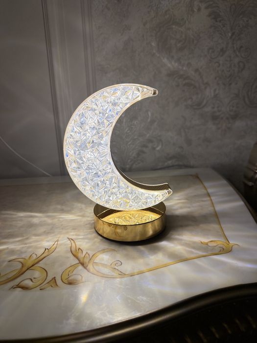 Акрилова лампа у вигляді місяця