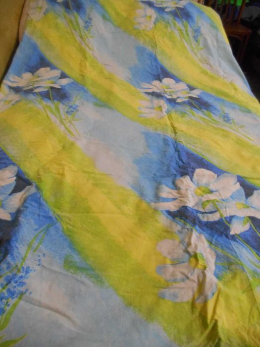 Натуральная ткань,простыни,наволочки,пододеяльники.