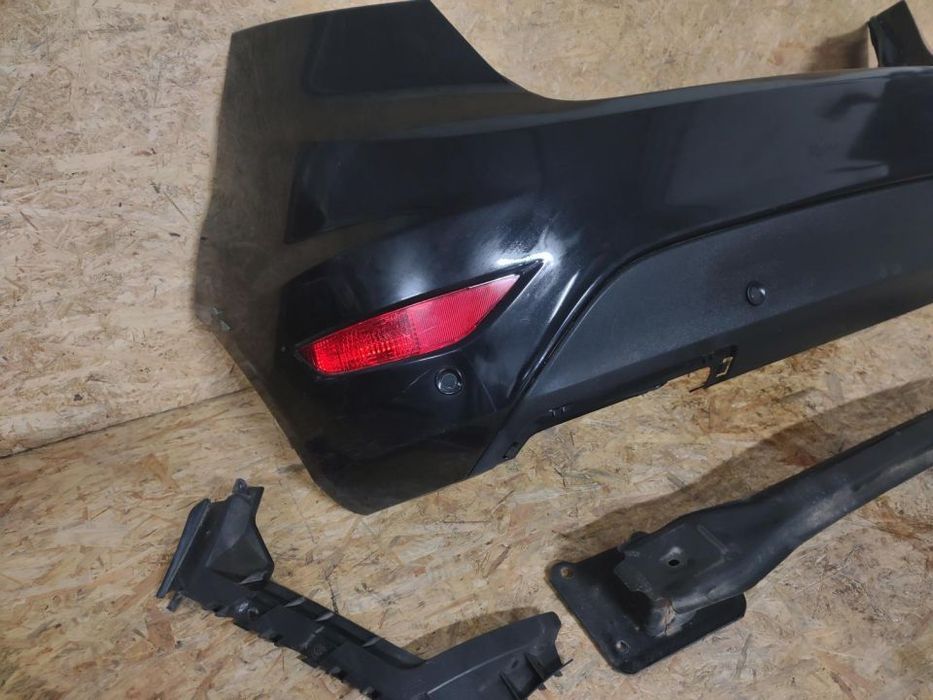 Para choques traseiro Ford Fiesta MK6 2016  reforço sensores