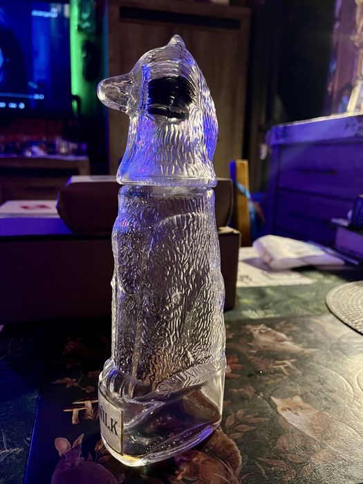Szklana ozdobna butelka karafka w kształcie wilka 29x10 cm
