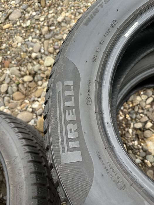 215/60/16 Pirelli Sottozero 3