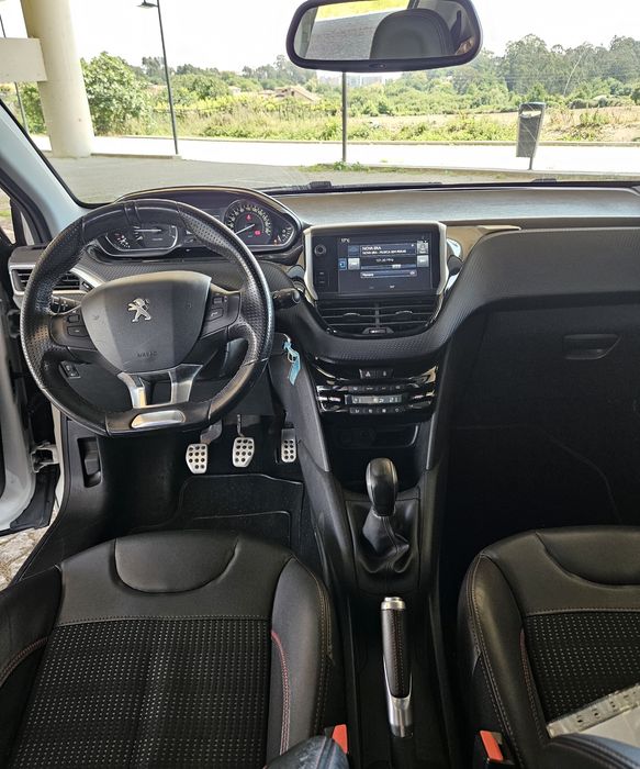 Peugeot 208 1.2 GT