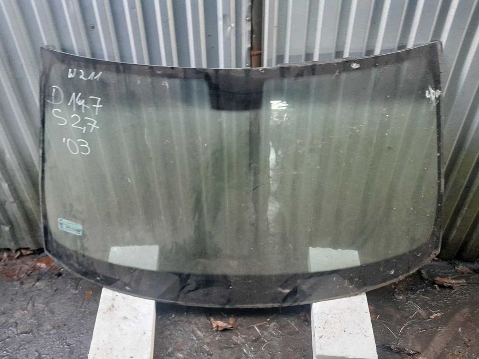 Mercedes W211 E klasa - szyba przód przednia czujnik