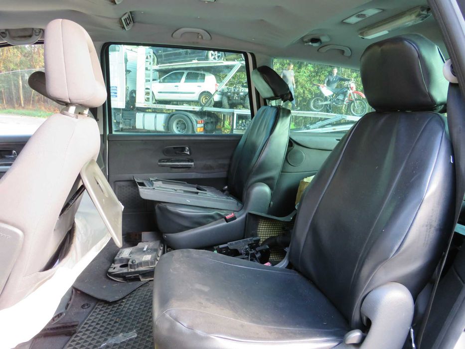 Volkswagen Sharan 2.0TDI de 2006 - Peças Usadas