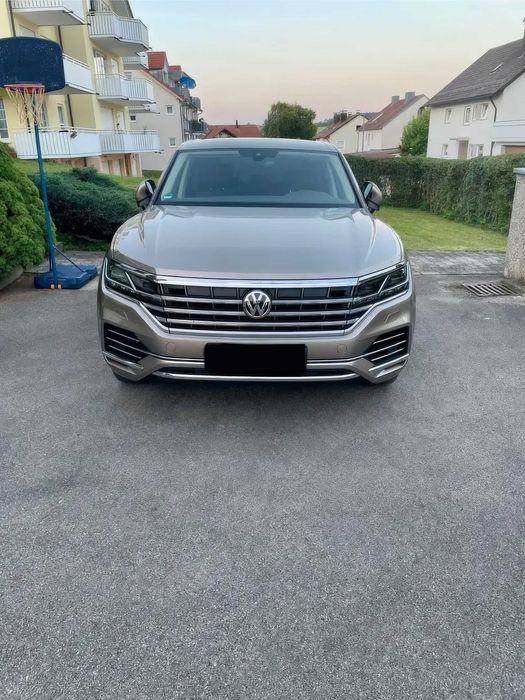 Volkswagen Touareg      2019