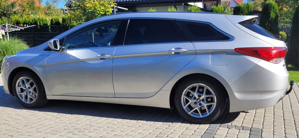Hyundai i40. 1.6