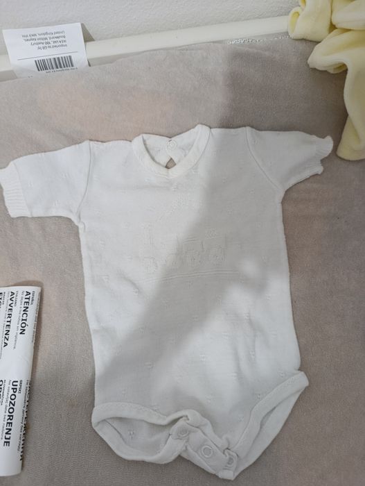 Roupa de bebe dos 0 meses até aos 3 meses