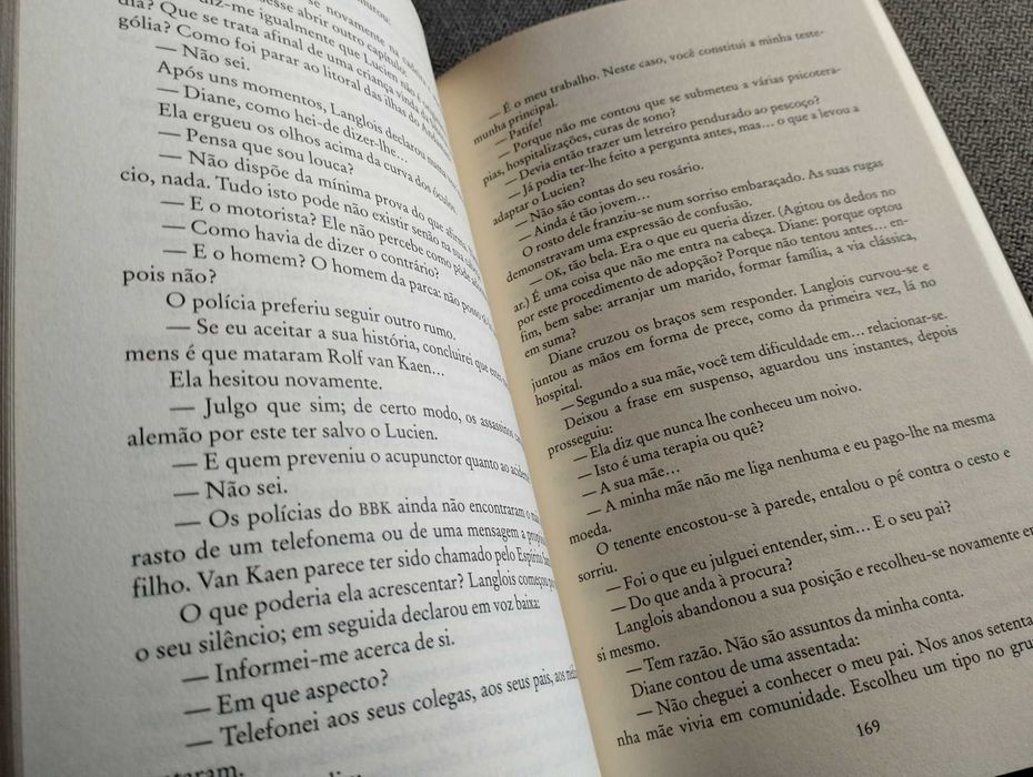 Livro "O concilio de pedra" de Jean-Christophe Grangé