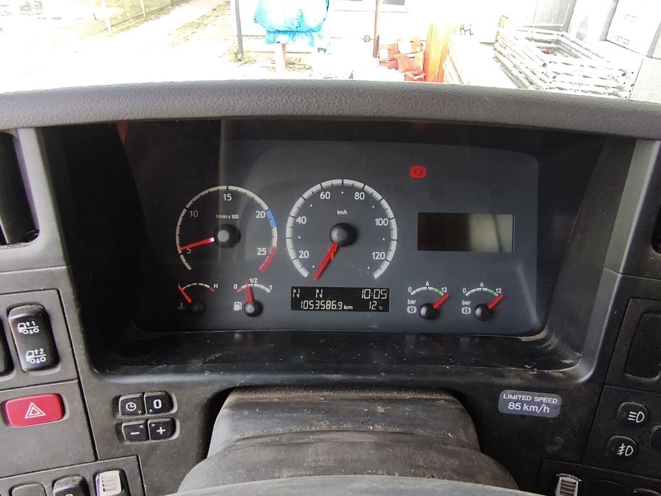 Scania P420 asenizacyjna 8x2 Tridem specjalna 24m3