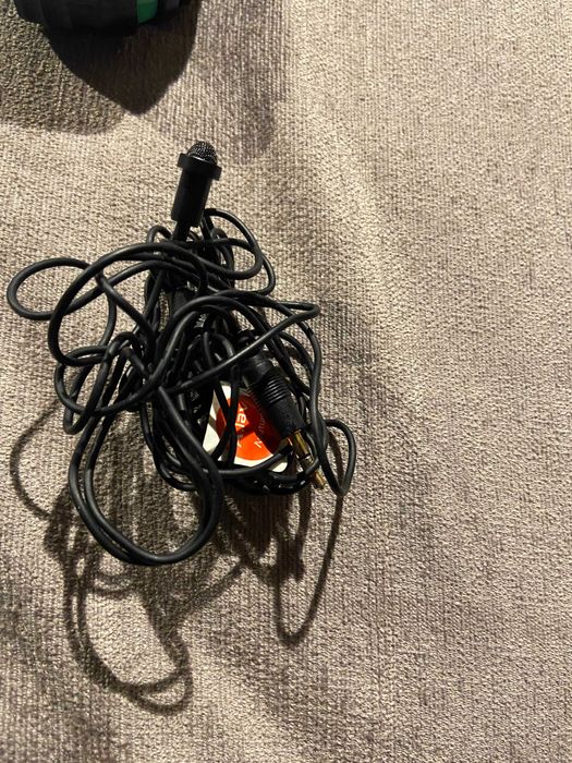 Profesjonalny mikrofon krawatowy A lav z zestawem akcesoriów i etui