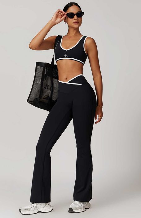 Топ спортивний Alo Yoga Contrast Line Bra Black 88432-BK: 2 550