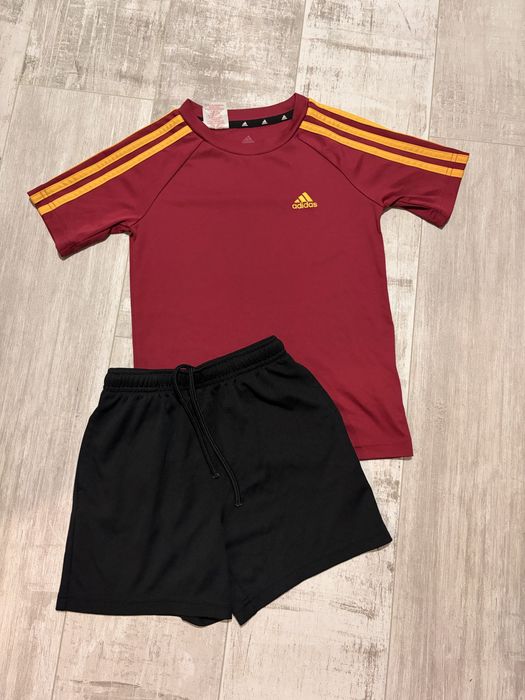 Футбольна форма Adidas спортивний костюм на хлопчика 7 8 років
