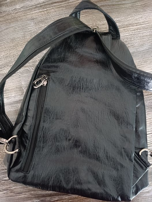 Новий шкіряний  жіночий рюкзачок