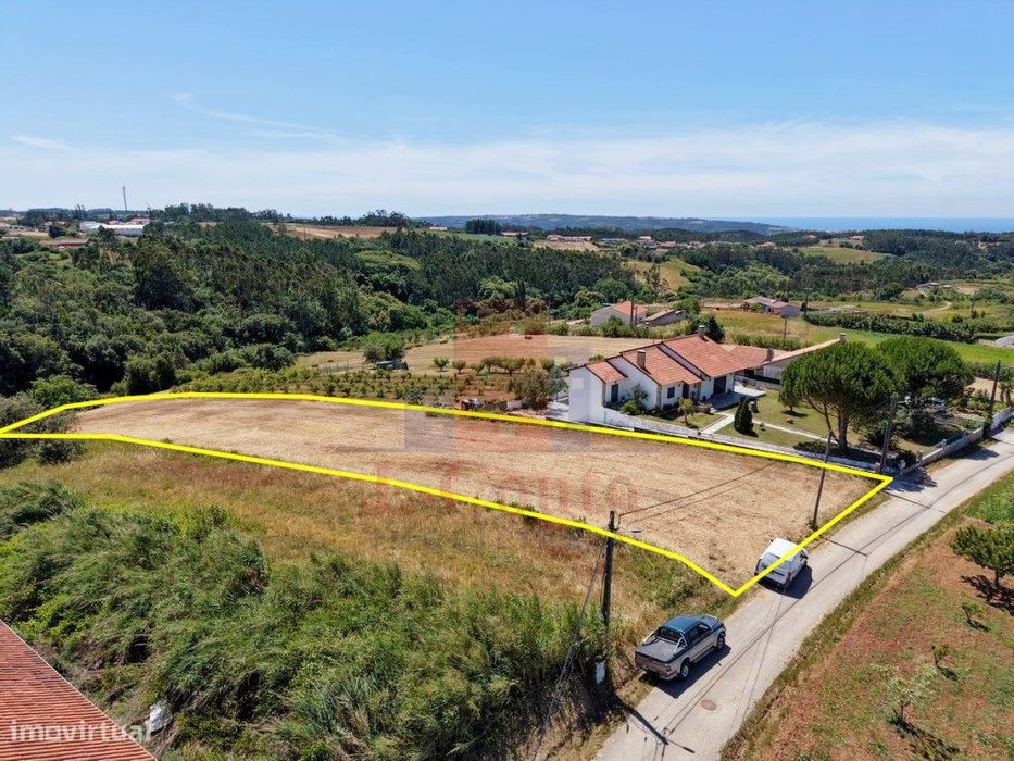 Terreno para Construção com Vista Campo e Mar Próximo da Nazaré
