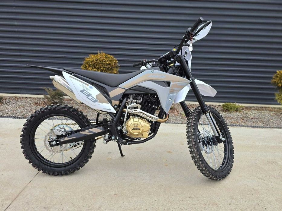 Мотоцикл. Cross Asix XB-83 250cc 21/18 Кросс. Ендуро.