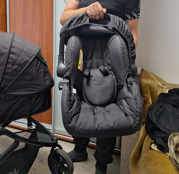 Детская коляска 3 в 1