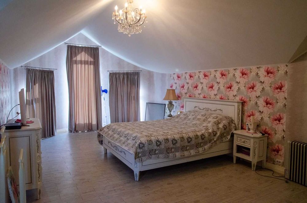 Будинок  з гаражем в м.Охтирка