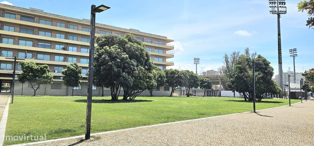 Loja em primeira linha para transformar em T2