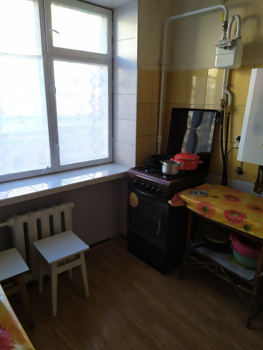 Здам в оренду прохідну кімнату для дівчини без ріелторів.