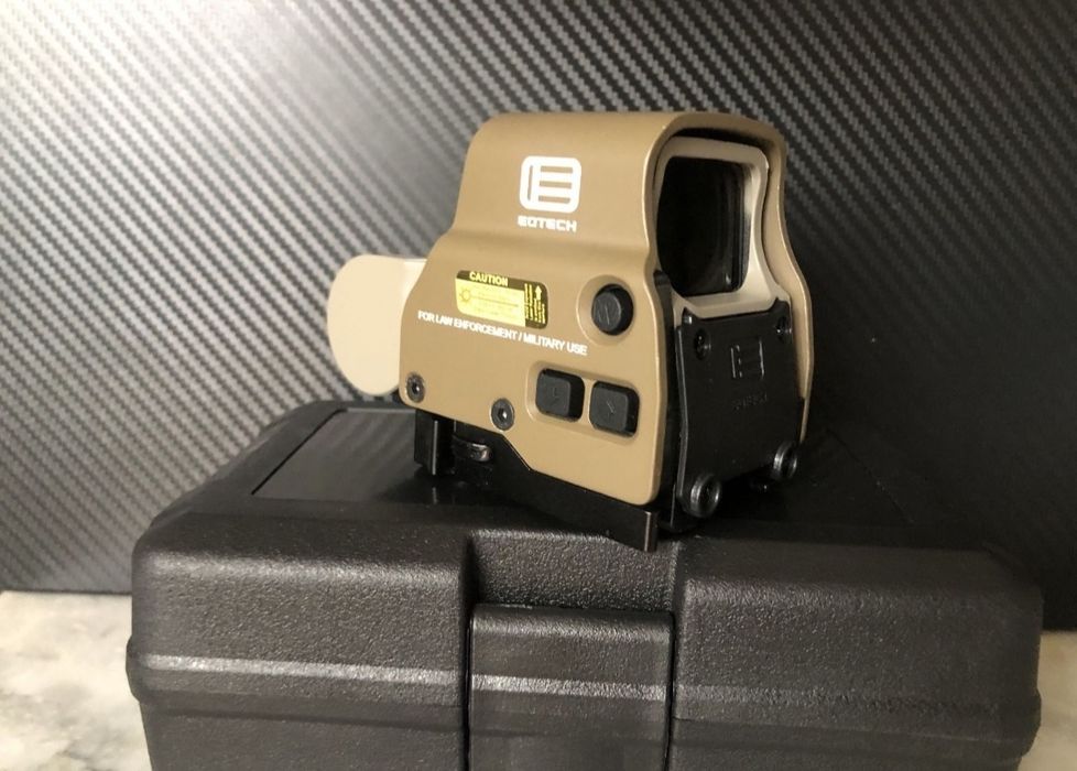 Коллиматорный прицел типа EOTech 558