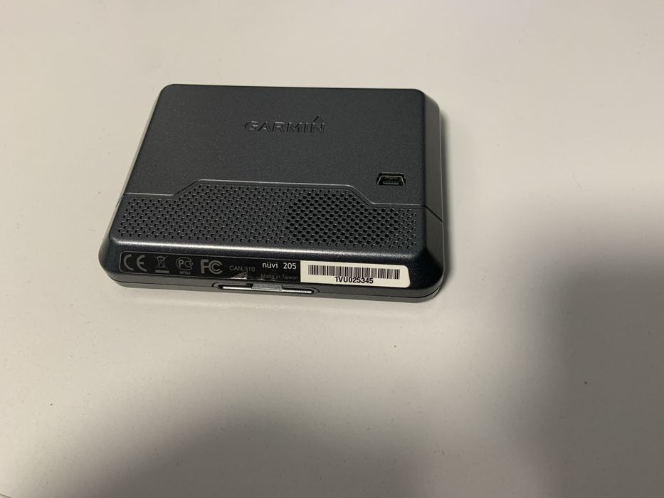 Автомобильный навигатор Garmin nuvi 205