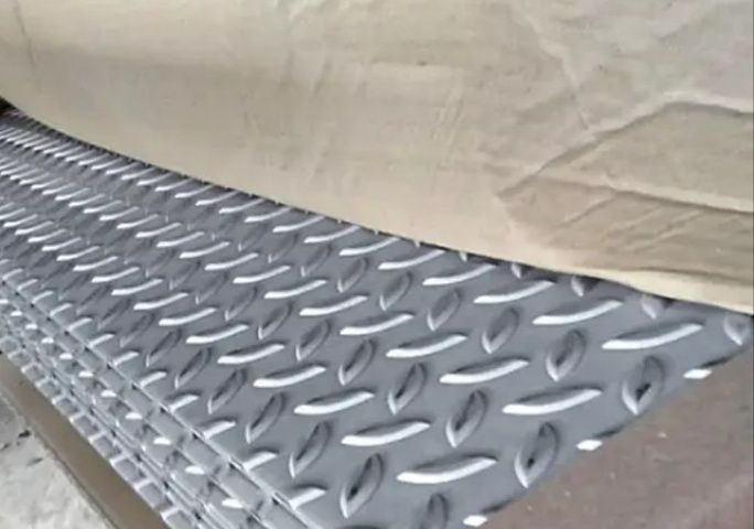 (08Х18Н10) Лист нержавеющей стали рифленка 3х1250х2500