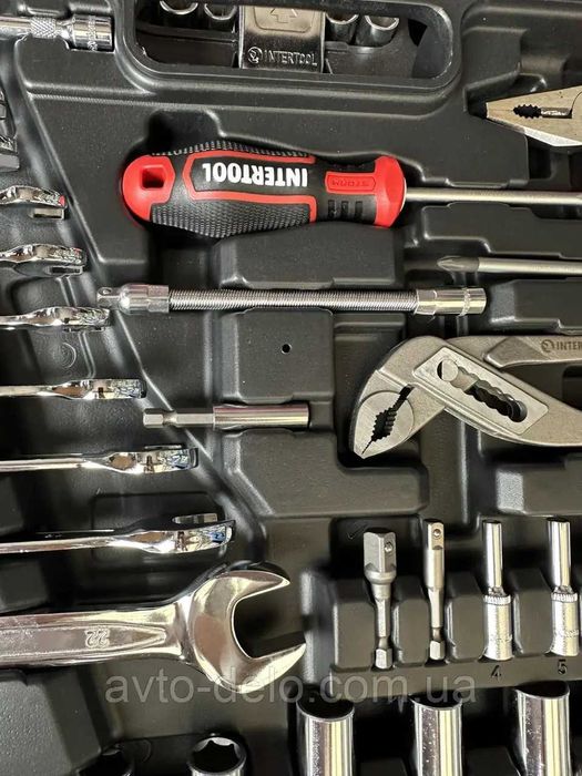 Набір інструментів INTERTOOL Storm 233 предмети ET-8233 CrV у кейсі