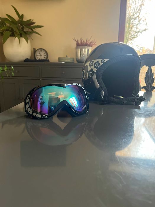 kask narciarski damski z goglami