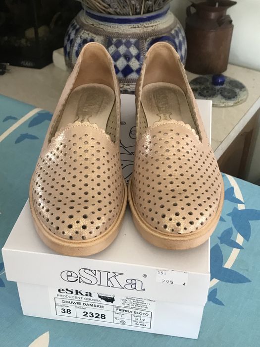 Ażurowe skórzane mokasyny złote eska 38