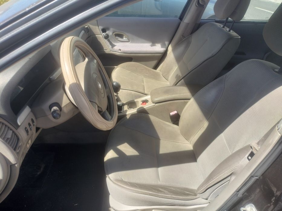 Renault laguna break 2.0 DCI avariada