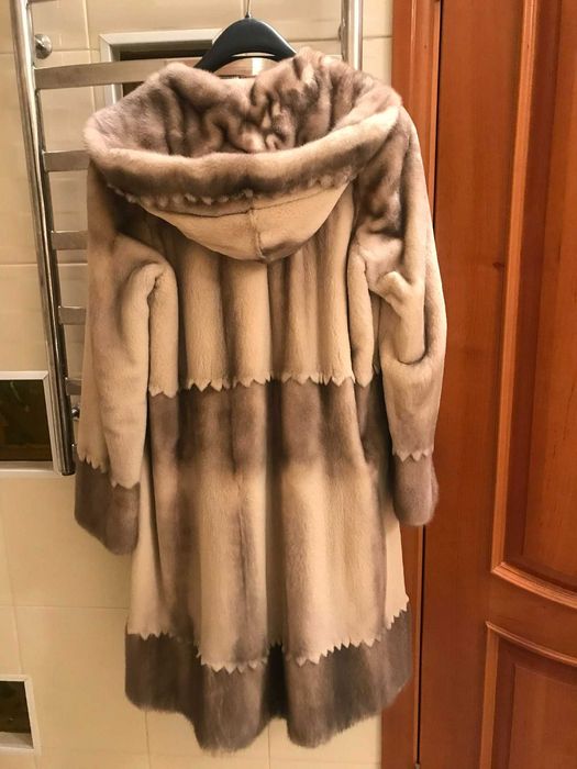 Шубы норковые и каракулевая б/у