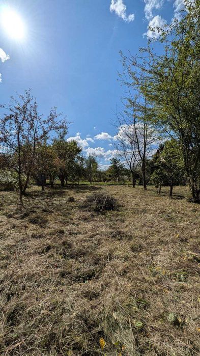 Продається дачний будинок