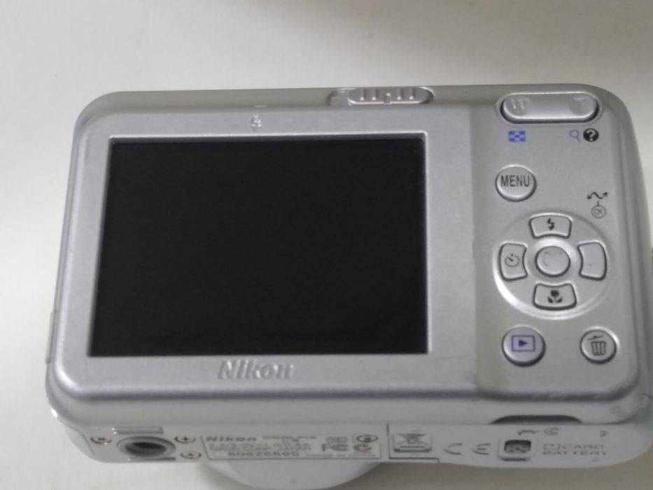 Фотоаппарат Nikon Coolpix L5  (Canon PowerShot