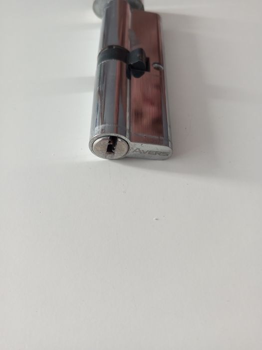 Замки дверные новые