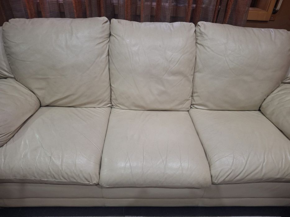 2 sofás pele genuína