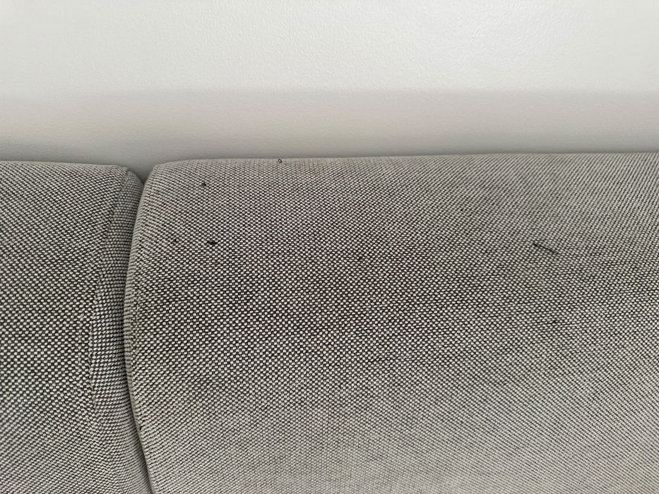 Sofá de três lugares e chaise longue