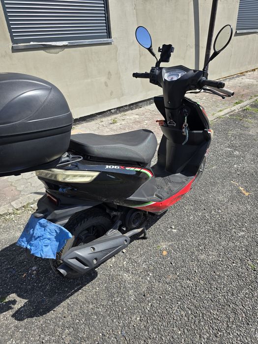 Skuter Junak 106 4t