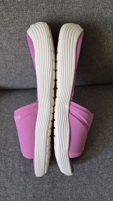 Продам шльопанці Crocs Reviva, W5, 35-36р.