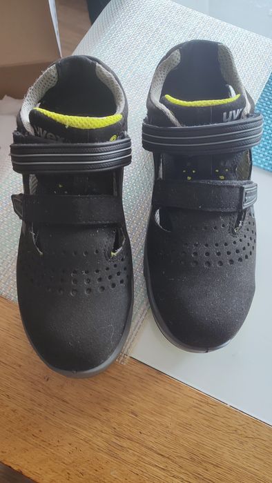 Buty bezpieczne  Uvex model 85428 r. 40