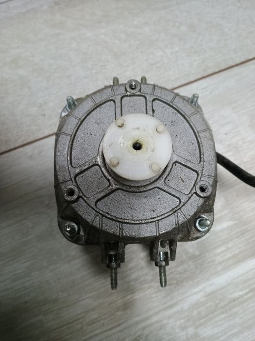 Мотор вентилятора 220В