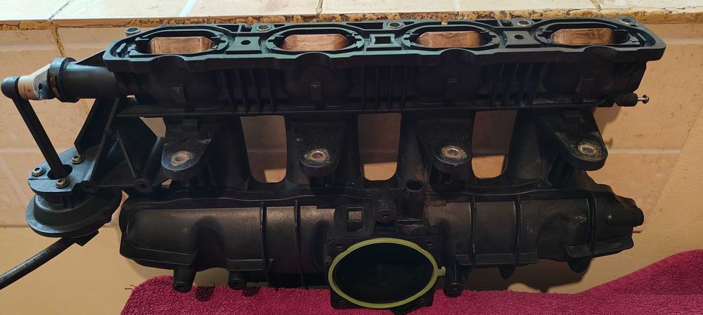 VAG 06J198211D Коллектор