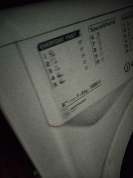 Frigorífico e máquina de lavar roupa 5k