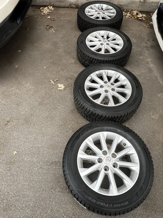 Продам колеса в зборі: диски та резину для автомобіля Тайота