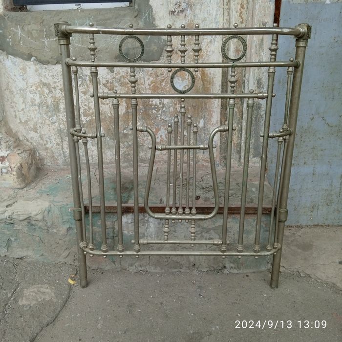 Кровать старинная Германия