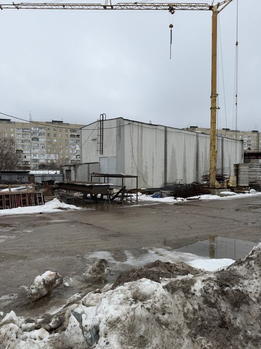 Продаж виробничих приміщень з ділянкою