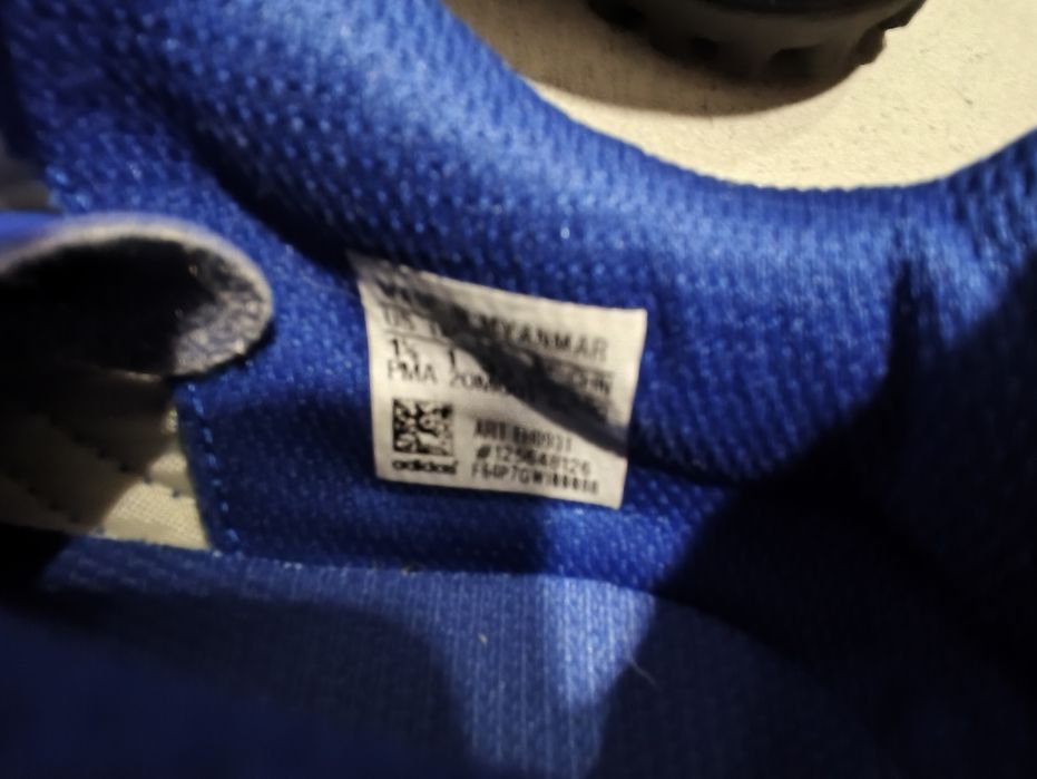 Buty piłkarskie Adidas rozmiar 33